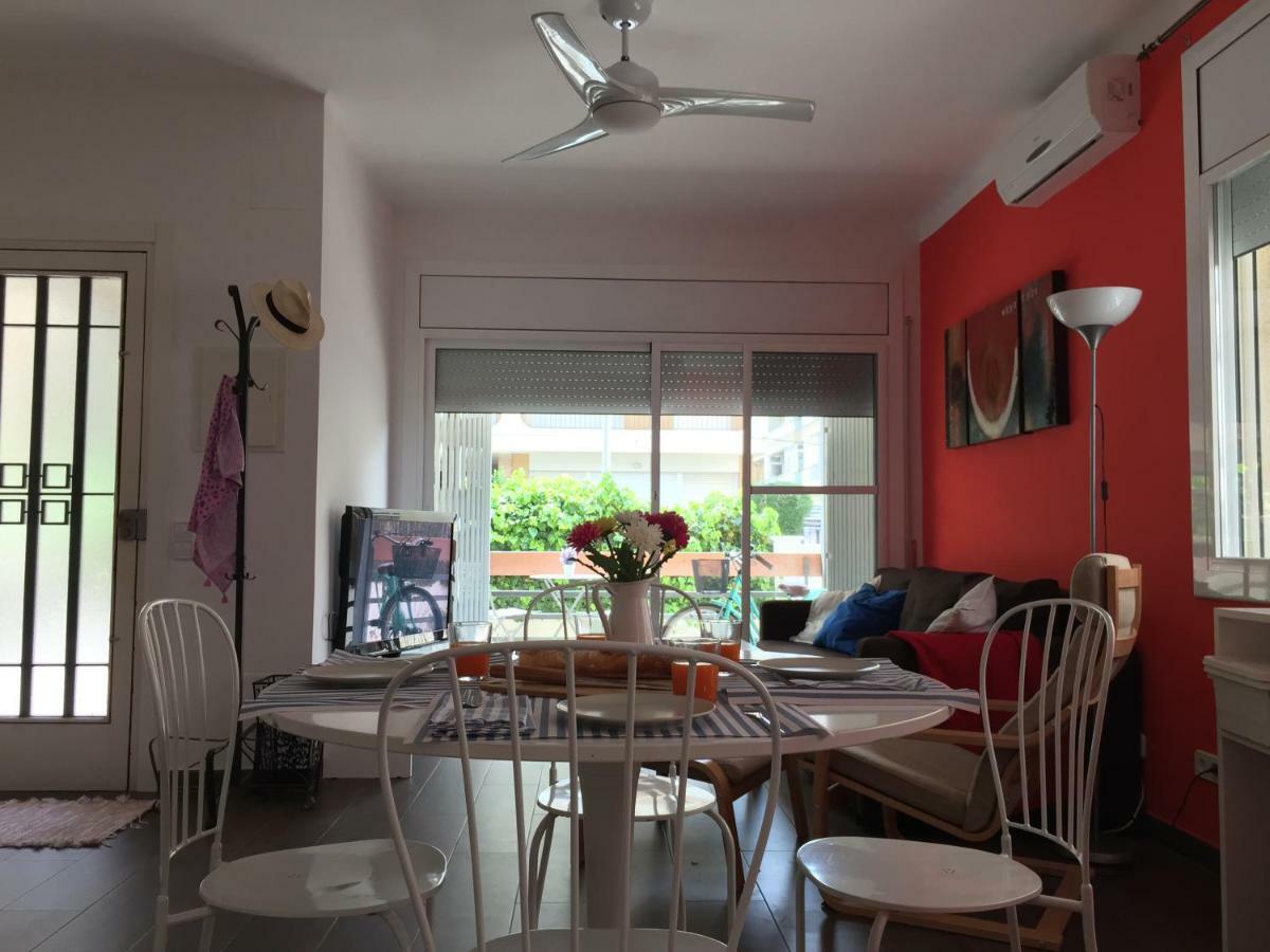 Nice Apartment 80 Meters From The Beach Calafell Extérieur photo